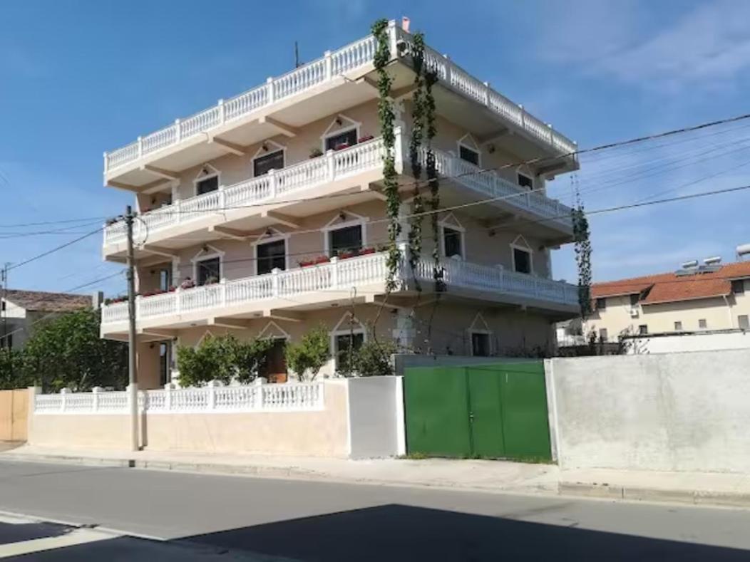 Vila Lika Durrës Exterior foto